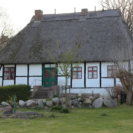 Appartement To Hus - Maraike Mit Garten By Interhome Middelhagen