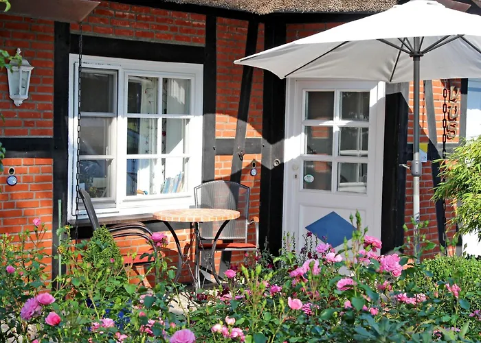 Appartement To Hus - Maraike Mit Garten By Interhome Middelhagen